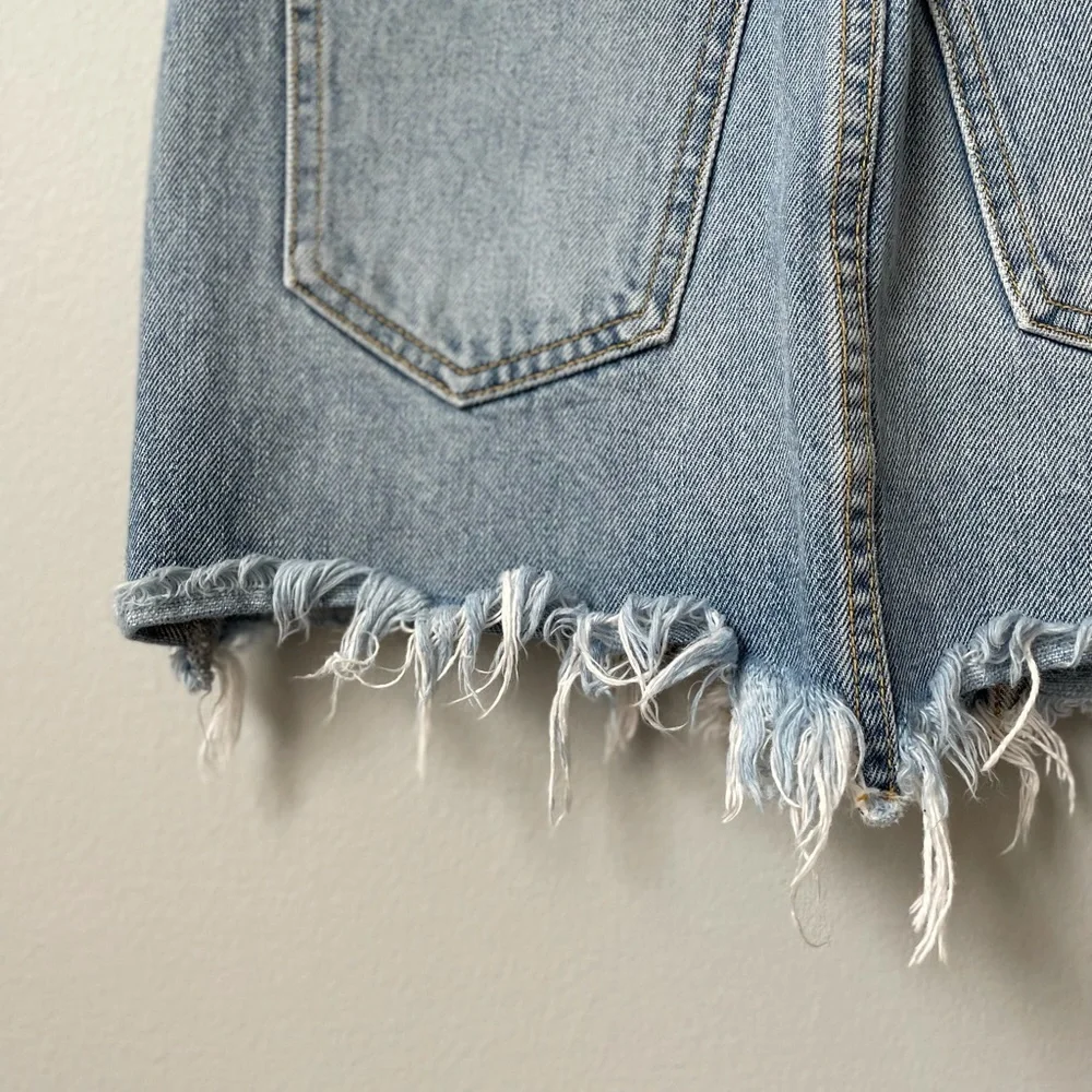 Carmar Like New Denim Skirt. Size 26 - Picture 6 of 8